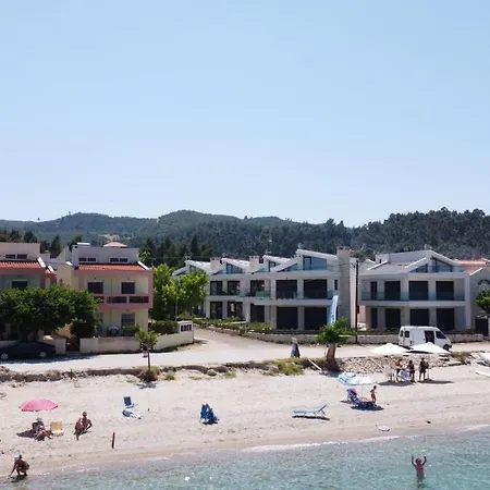 Villa Camelia By The Sea