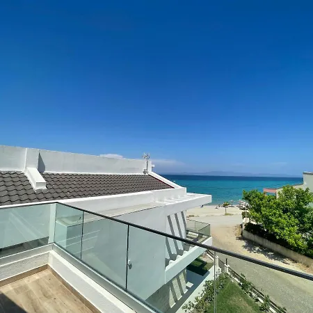 Villa Camelia By The Sea *